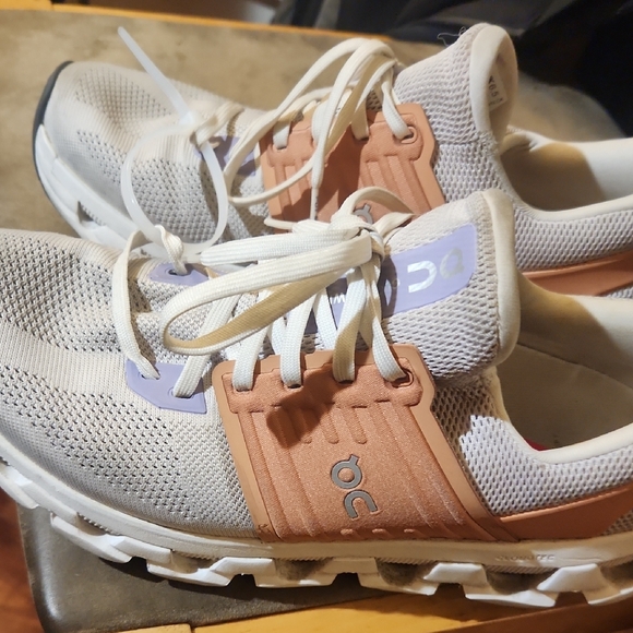 On Running Women's Cream and Tan Sneakers - Picture 3 of 7